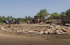 ગીર સોમનાથઃ લોઢવા ગામે સ્મશાનના રસ્તાને પહોળો કરવાના કામને લઈ બે જુથ વચ્ચે બબાલ, જુઓ વીડિયો