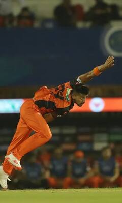 IPL 2022: আইপিএলের দ্রুততম বল! গতি দিয়ে ব্যাটারদের ঘুম উড়িয়েছেন