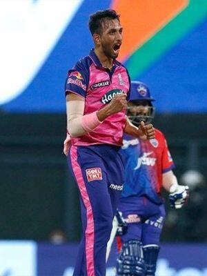 চলতি আইপিএলে সর্বাধিক ডট বল করার মালিক কে?