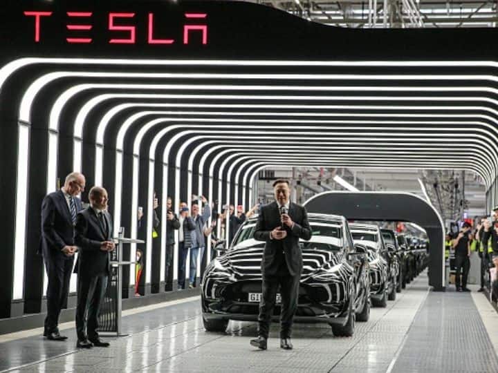 Amid Elon Musk's Twitter Acquisition Funding Concerns, Tesla Loses $126 Billion In Value Amid Elon Musk's Twitter Acquisition Funding Concerns, Tesla Loses $126 Billion In Value