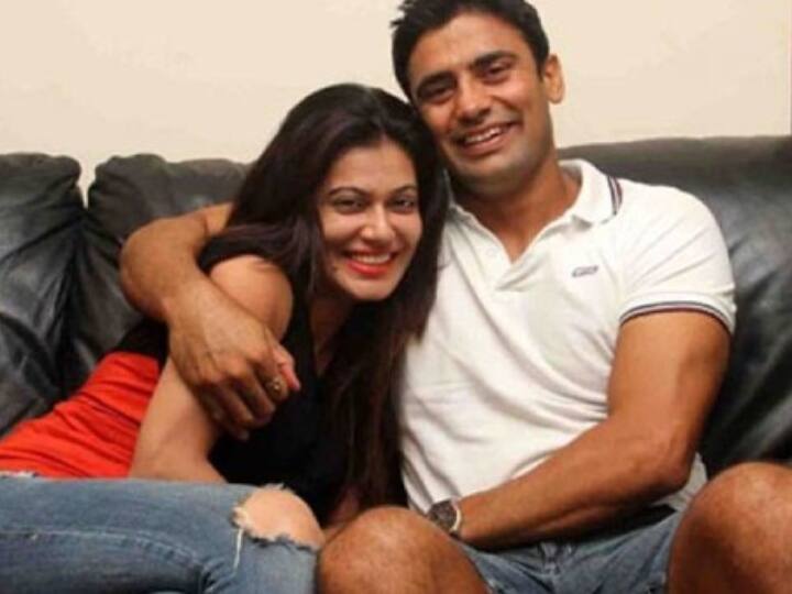 payal rohatgi lock upp show sangram singh propose her for wedding video viral Lock Upp: शो में चली प्यार की लहरें, पायल रोहतगी को संग्राम सिंह ने प्रपोज कर कहा- शो खत्म कर लो फिर हम...