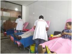 ABP न्यूज़ में लगा ब्लड डोनेशन कैंप- Donate Blood Save Lives, स्टाफ ने बढ़ चढ़कर लिया हिस्सा