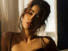 Janhvi Kapoor Photos : ब्लैक वनपीस ड्रेस में जहान्वी कपूर ने दिए ऐसे पोज़, फैंस बोले- 'कतई ज़हर'