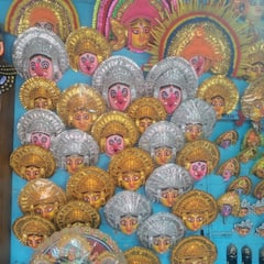 Chou Face Mask : মুখোশে ফেস মাস্ক, আধুনিকতায় নজর কাড়ছে চরিদা