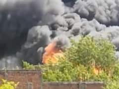 Fire In Meerut: मेरठ के मवाना में केमिकल फैक्ट्री में अचानक लगी आग, दमकल की कई गाड़ियां आग बुझाने में जुटी