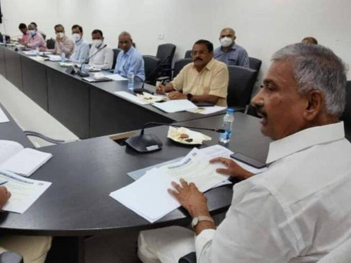 AP Minister Peddi Reddy Ramchandra Reddy review on Power Cuts Power Cuts: చాలా రాష్ట్రాలతో పోలిస్తే విద్యుత్ కోతలు ఏపీలో తక్కువే: మంత్రి పెద్దిరెడ్డి