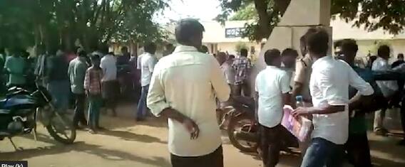 Nellore Tenth Students Problems: కనీసం ఫ్యాన్లు కూడా లేవు | AP SSC Exams 2022 | ABP Desam