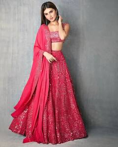 Trendy Mirror Work Look: મિરર વર્ક લહેંગામાં માધુરીથી લઈને અનન્યા સુધીની હિરોઈનના ગ્લેમરસ અંદાજ જુઓ ફોટો