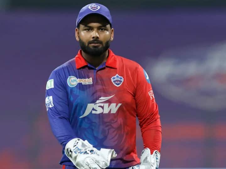 Rishabh Pant again clashed with the umpire on a no-ball in the match between Delhi Capitals and Kolkata Knight Riders DC vs RR: नो-बॉल को लेकर फिर अंपायर से भिड़े ऋषभ पंत, कटेगी फीस! देखें वीडियो