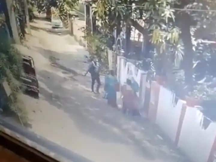 Double Murder In Patna, Wife And Daughter Were Shot Dead By A Man, Then Committed Suicide Himself Watch: પત્ની અને પુત્રીની ગોળી મારીને હત્યા કર્યા બાદ યુવકે પણ આત્મહત્યા કરી લીધી, જુઓ CCTV