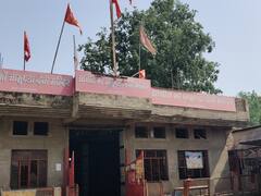 Agra News: राजा मंडी रेलवे स्टेशन पर गरमाया चामुंडा माता मंदिर हटाने का मामला, अब भक्तों ने दी ये चेतावनी