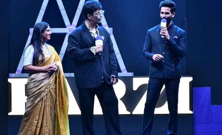 এ ছাড়াও শাহিদের হাতে একগুচ্ছ কাজ রয়েছে। শীঘ্রই ‘ব্লাডি ড্যাডি’র কাজ শুরু করবেন। সেটির পরিচালনায় রয়েছে আলি আব্বাস জাফর।