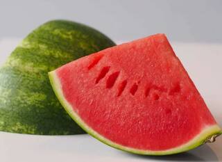 Skin Care: ਤਰਬੂਜ ਨਾਲ ਘਰ ਬੈਠੇ ਹੀ ਕਰੋ ਫੇਸ਼ੀਅਲ, 10 ਮਿੰਟਾਂ 'ਚ ਚਮਕਣ ਲੱਗੇ ਸਕਿਨ