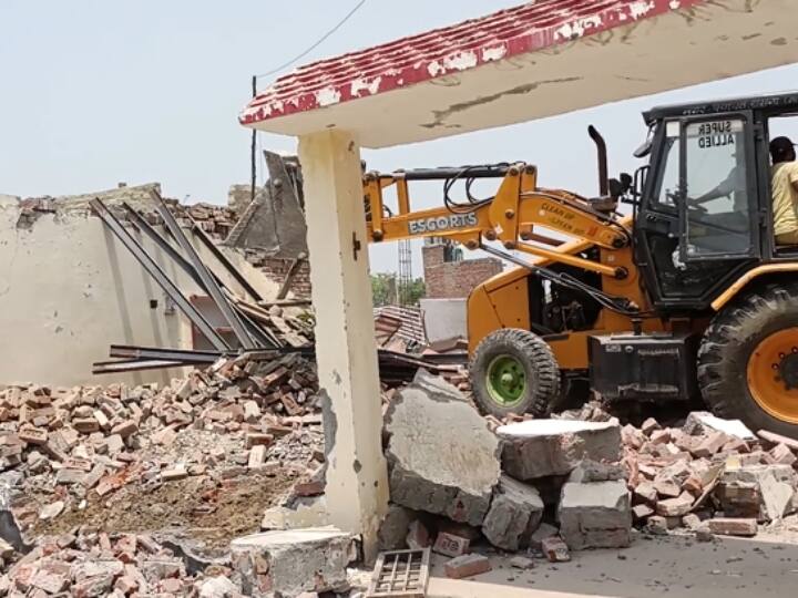 Ghaziabad Mussoorie police station Uttar Pradesh illegally occupied government land freed  ANN Ghaziabad News: गाजियाबाद में अवैध कब्जे पर चला प्रशासन का बुलडोजर, करोड़ों रुपये की जमीन से अवैध निर्माण हटाया गया