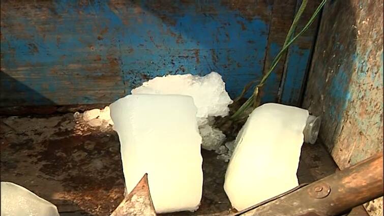 Industrial Ice being used into lassi and fruit juice, Kolkata Municipality begins campaign Industrial Ice : লস্যি থেকে শরবতে দেদার মেশানো হচ্ছে ইন্ডাস্ট্রিয়াল আইস ! অভিযানে কলকাতা পুরসভা