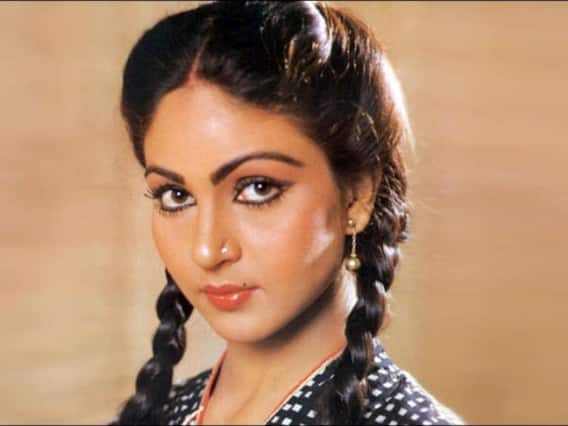 Rati Agnihotri: घरवालों की मर्जी के खिलाफ जाकर फिल्मों में आई थीं एक्ट्रेस, 19 साल की उम्र से शुरू कर दी थी मॉडलिंग! Rati Agnihotri: घरवालों की मर्जी के खिलाफ जाकर फिल्मों में आई थीं एक्ट्रेस, 19 साल की उम्र से शुरू कर दी थी मॉडलिंग!