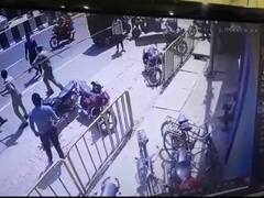 Baghpat: मास्क लगाने को लेकर होमगार्ड और दिल्ली पुलिस कॉन्स्टेबल के बीच जमकर चले लाठी-डंडे, CCTV फुटेज आया सामने, गिरफ्तार