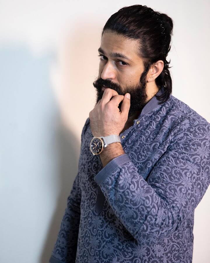 फिल्म बंद होने के बाद यश ने हार नहीं मानी और  एक  थिएटर ग्रुप ज्वाइन कर लिया और मुंबई आग, यहां उन्होंने कुछ वक्त बैकस्टेज काम किया और फिर धीरे फिल्मों और टीवी में छोटे-छोटो रोल्स किए और आज इस मुकाम पर पहुंच गए हैं जहां पहुंचने की चाहत हर कोई करता होगा.