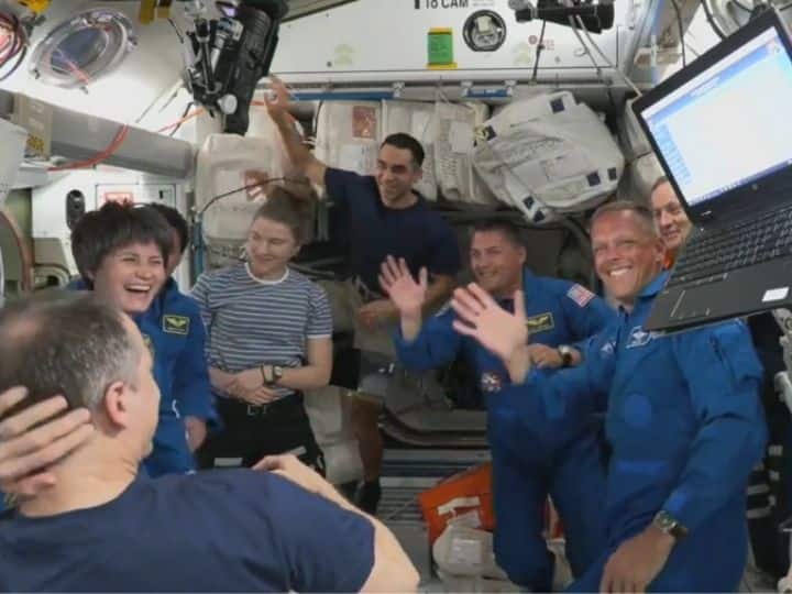 NASA's SpaceX Crew-4 Reaches ISS To Join Expedition 67 NASA SpaceX Crew 4 Reaches International Space Station To Join Expedition 67 Kjell Lindgren Samantha Cristoforetti Jessica Watkins Bob Hines NASA's SpaceX Crew-4 Reaches ISS To Join Expedition 67