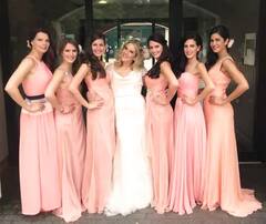 Katrina kaif family: કેટરીના કૈફ જેટલી જ સુંદર દેખાય છે તેની બહેનો, સુંદર દેખાવમાં એક-બીજીને આપે છે ટક્કર