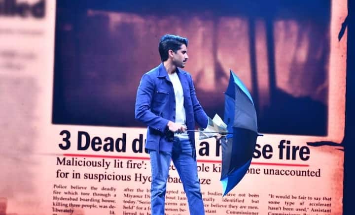 ফার্স্ট লুকে বিধ্বস্ত, পরিশ্রান্ত হিসেবে দেখা যাচ্ছে শাহিদকে। একটি ঘরে বসে খাতা-পেন নিয়ে কিছু লিখছেন তিনি।