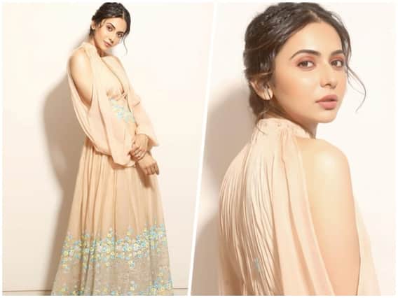Fashion Tips: बेस्ट फ्रेंड की शादी में कुछ इस तरह हों रेडी, नहीं हटेगी किसी की भी नज़र Fashion Tips: बेस्ट फ्रेंड की शादी में कुछ इस तरह हों रेडी, नहीं हटेगी किसी की भी नज़र