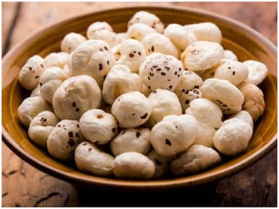 Benefits of Makhana: सुबह खाली पेट मखाने खाने से मिलते हैं कई फायदे, जानें Benefits of Makhana: सुबह खाली पेट मखाने खाने से मिलते हैं कई फायदे, जानें