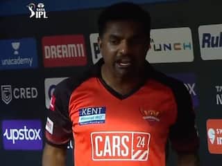 Watch: मुरलीधरन का ऐसा गुस्सा नहीं देखा होगा कभी, आखिरी ओवर में छक्के पड़े तो झल्ला बैठा पूर्व दिग्गज