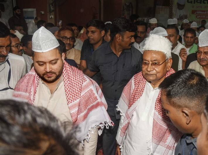 यही नहीं जब दावत के बाद तेज और तेजस्वी पटना स्थित हज भवन से निकलने लगे तो सीएम बाहर तक छोड़ने आए. खास बात ये भी रही कि जब तेजप्रताप यादव दावत से निकलते वक्त पीछे रह गये तो फिर नीतीश कुमार ने उनके आने का इंतज़ार किया.