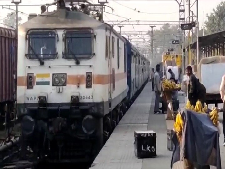 UP: कोयला सप्लाई के लिए मुरादाबाद रेल मंडल की 8 यात्री ट्रेनों को किया गया निरस्त, यात्री परेशान 