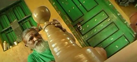 Nizamabad Clay Artist Manikyam: మెషీన్ డిజైన్లను మించి మ్యాజిక్ చేసే మాణిక్యం..! | ABP Desam