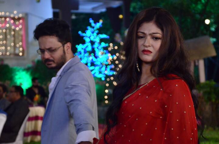 জুটির জনপ্রিয়তার কারণেই যেন ফের জুটি বাঁধলেন তাঁরা। ছোটপর্দায় ফের আসছে রাহুল রুকমা জুটি। জি বাংলার ধারাবাহিক 'লালকুঠি'-র সৌজন্যে জুটি বাঁধছেন রাহুল অরুণোদয় বন্দ্যোপাধ্যায় ও রুকমা রায়।