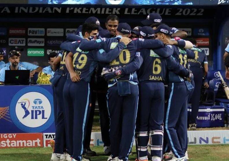 IPL Points Table 2022 IPL Standings Latest News Top Four teams in IPL after GT vs SRH Match IPL Points Table 2022: हैदराबादला नमवून गुजरात पुन्हा टॉपवर! TOP 4मध्ये हे चार संघ; पर्पल, ऑरेंज कॅप कुणाकडे?