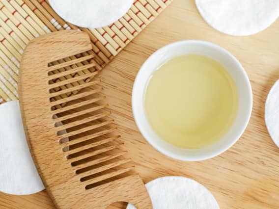 Hair Oil for Summer: गर्मियों में चिपचिपे बालों से हैं परेशान, तो लगाएं ये नैचुरल तेल Hair Oil for Summer: गर्मियों में चिपचिपे बालों से हैं परेशान, तो लगाएं ये नैचुरल तेल