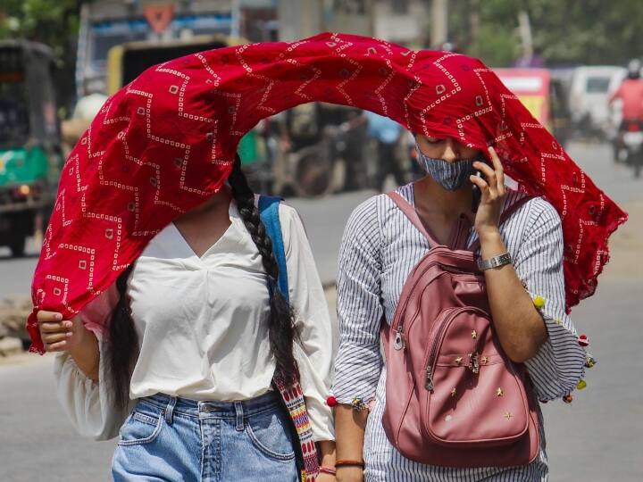 Delhi Weather News: दिल्ली में 72 सालों में दूसरा सबसे गर्म अप्रैल दर्ज, लू को लेकर ऑरेंज अलर्ट जारी Delhi records second hottest April in 72 years with average monthly maximum temperature of 40.2 degrees Celsius Delhi Weather News: दिल्ली में 72 सालों में दूसरा सबसे गर्म अप्रैल दर्ज, लू को लेकर ऑरेंज अलर्ट जारी