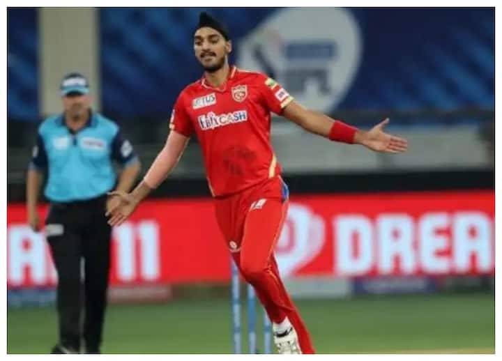IPL 15 Former England off-spinner Graeme Swann praises Punjab Kings fast bowler Arshdeep Punjab Kings fast bowler Arshdeep: इंग्लैंड का ये दिग्गज हुआ अर्शदीप का फैन, बताया- क्यों हो रहे हैं वो लगातार सफल
