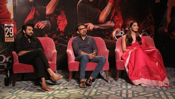 Acharya Fans At Theatres: అక్కడేమో అలా.. ఇక్కడేమో ఇలా! | Megastar Chiranjeevi | ABP Desam