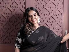 PHOTO: मंजिरीच्या मोहक अदा; चाहते झाले फिदा!