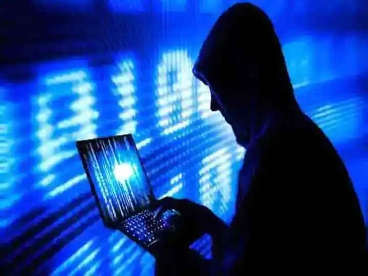 Noida News Cyber fraud of 53 Lakhs in sector 137 Noida Cyber Crime: नोएडा में एक व्यक्ति से 53 लाख रुपए की साइबर ठगी, पुलिस कर रही मामले की जांच