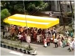 Watch: बारातियों ने गर्मी के दौरान डांस करने के लिए अपनाया अनोखा जुगाड़, वीडियो सोशल मीडिया पर वायरल