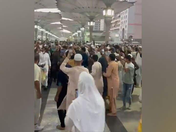 WATCH Video Pak PM Delegation Chor-Chor Slogans Saudi Arabia Medina Masjid al-Nabawi Marryium Aurangzeb WATCH | Pakistan PM Delegation Met With 'Chor, Chor' Slogans In Medina's Masjid Al-Nabawi