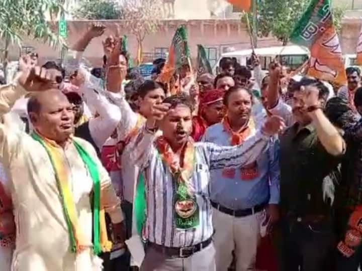 Jodhpur Rajasthan BJP protests against Ashok Gehlot government over power cut ANN Jodhpur Power Cut: जोधपुर में बिजली कटौती को लेकर बीजेपी का विरोध प्रदर्शन, कांग्रेस को याद दिलाई ये बात