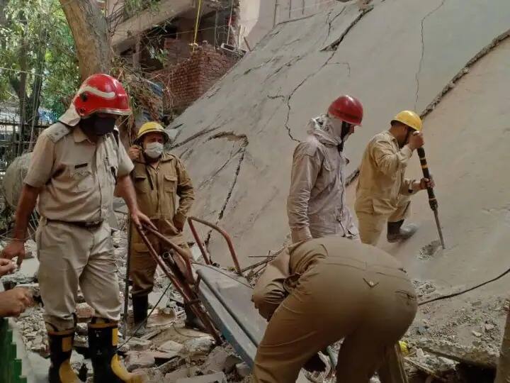 Delhi Building Collapse: दक्षिण दिल्ली में इमारत ढहने के मामले में ठेकेदार गिरफ्तार, दो मजदूरों की हुई थी मौत Delhi Contractor arrested for building collapse in South Delhi, two laborers died Delhi Building Collapse: दक्षिण दिल्ली में इमारत ढहने के मामले में ठेकेदार गिरफ्तार, दो मजदूरों की हुई थी मौत