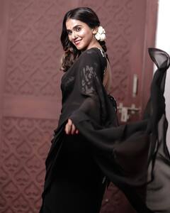 PHOTO: मंजिरीच्या मोहक अदा; चाहते झाले फिदा!