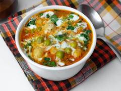 Kitchen Tips: वीकेंड पर बनाएं मखाने आलू स्पेशल टेस्टी सब्जी, जानें इसकी आसान रेसिपी