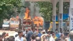 Beleghata: পেট্রোল পাম্পের অদূরেই পণ্যবাহী লরিতে আগুন, বেলেঘাটায় আতঙ্ক ।Bangla News