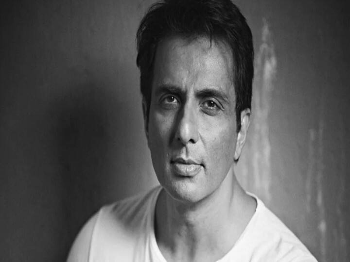 Sonu Sood fan did unique work, seeing picture Sonu himself had to tweet Trending News: सोनू सूद के फैन ने किया ये अनोखा काम, एक्टर बोले- यह पक्का चालान कटवाएगा