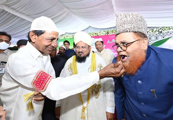 In Pics : తెలంగాణ ప్రభుత్వ ఇఫ్తార్ విందు, పాల్గొన్న సీఎం కేసీఆర్