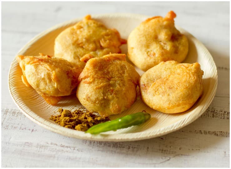 Batata Vada Recipe Evening Snacks Recipe Mumbai Special Batata Wada Kitchen Hacks: मुंबई का बटाटा वड़ा घर पर कैसे बनाएं, ये है रेसिपी