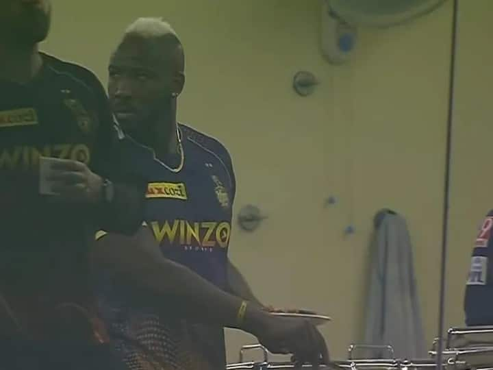 Andre Russell takes dinner just after getting out on zero in DC vs KKR match IPL 2022 IPL 2022: जीरो पर आउट होते ही सीधे डिनर करने पहुंच गए आंद्रे रसेल, सोशल मीडिया पर ऐसे उड़ने लगा मजाक